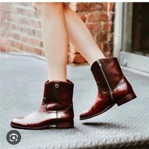 Frye Melissa Button Short in Scarlet